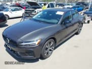 ✅ 2024 Volvo S60 Core Dark Theme • VIN: 7JRL12FKXRG296326 • Lot: 42390766. Wystawiony na IAAI z przebiegiem 22 237 mil. Bezpłatny archiwum sprzedaży aukcyjnych z USA i szczegółowy raport historii pojazdu na DreamBid. Zdjęcie 20.