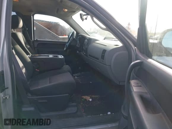 ✅ 2011 Chevrolet Silverado 1500 LS • VIN: 1GCRKREA3BZ387732 • Lot: 43631376. Listed on IAAI with 169,610 mi. Free auction sales archive from the USA and detailed vehicle history report at DreamBid. Image 5.