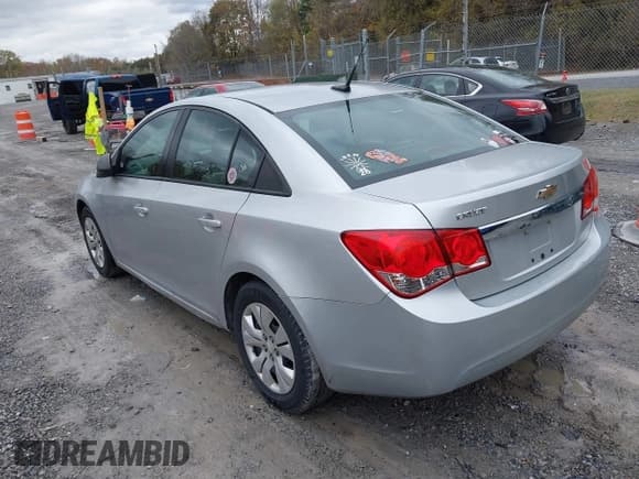✅ 2014 Chevrolet Cruze LS • VIN: 1G1PA5SHXE7478705 • Лот: 43540857. Опубликован ранее на IAAI с пробегом 164 841 миль. Бесплатный доступ к архиву аукционных продаж из США и подробный отчёт об истории автомобиля на DreamBid. Изображение 3.