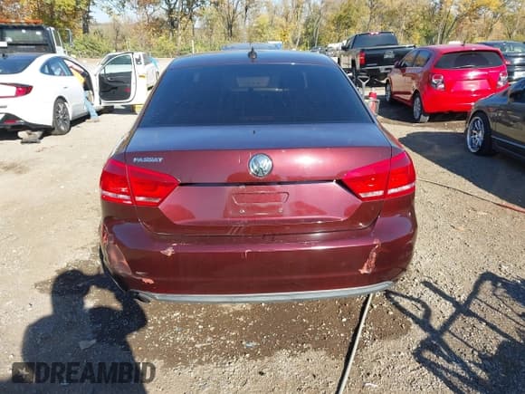 ✅ 2014 Volkswagen Passat S • VIN: 1VWAP7A31EC021718 • Лот: 43591110. Опубликован ранее на IAAI с пробегом 169 357 миль. Бесплатный доступ к архиву аукционных продаж из США и подробный отчёт об истории автомобиля на DreamBid. Изображение 16.