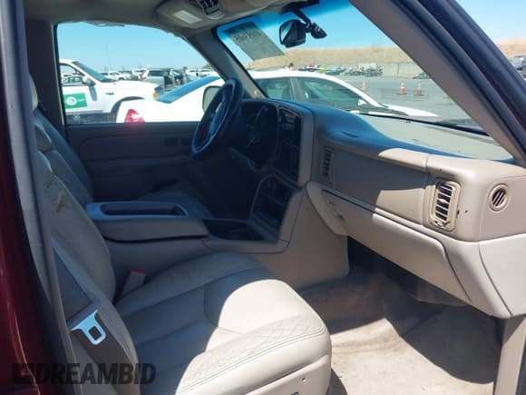 ✅ 2004 Chevrolet Suburban LT • VIN: 1GNFK16T24J272018 • Лот: 41302541. Опубликован ранее на IAAI с пробегом 139 881 миль. Бесплатный доступ к архиву аукционных продаж из США и подробный отчёт об истории автомобиля на DreamBid. Изображение 5.