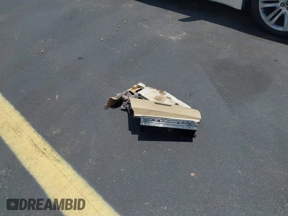 ✅ 2008 BMW 3 Series 328i • VIN: WBAVA37538NL57075 • Lot: 42865345. Wystawiony na IAAI z przebiegiem Nie podano. Bezpłatny archiwum sprzedaży aukcyjnych z USA i szczegółowy raport historii pojazdu na DreamBid. Zdjęcie 12.