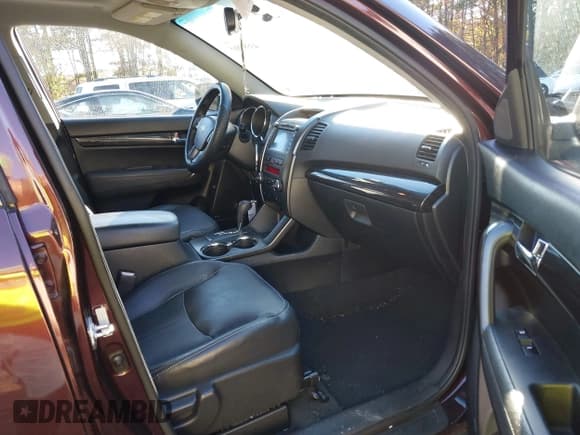 ✅ 2011 Kia Sorento EX • VIN: 5XYKU4A20BG179268 • Лот: 43589865. Опубликован ранее на IAAI с пробегом 117 059 миль. Бесплатный доступ к архиву аукционных продаж из США и подробный отчёт об истории автомобиля на DreamBid. Изображение 5.