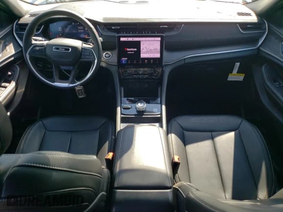 ✅ 2025 Jeep Grand Cherokee Limited • VIN: 1C4RJKBG3S8701338 • Lot: 71668735. Wystawiony na Copart z przebiegiem 21 mil. Bezpłatny archiwum sprzedaży aukcyjnych z USA i szczegółowy raport historii pojazdu na DreamBid. Zdjęcie 8.