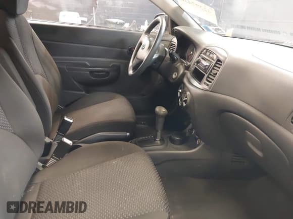 ✅ 2010 Hyundai Accent GS • VIN: KMHCM3AC6AU182658 • Лот: 42397436. Опубликован ранее на IAAI с пробегом 103 128 миль. Бесплатный доступ к архиву аукционных продаж из США и подробный отчёт об истории автомобиля на DreamBid. Изображение 5.