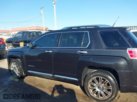 ✅ 2013 GMC Terrain Denali • VIN: 2GKFLZE34D6395374 • Lot: 43525850. Listed on IAAI with 126,390 mi. Free auction sales archive from the USA and detailed vehicle history report at DreamBid. Image 14.