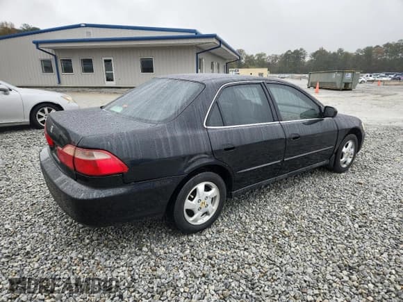✅ 1999 Honda Accord LX • VIN: 1HGCG5643XA139593 • Lot: 87129795. Listed on Copart with 303,623 mi. Free auction sales archive from the USA and detailed vehicle history report at DreamBid. Image 3.