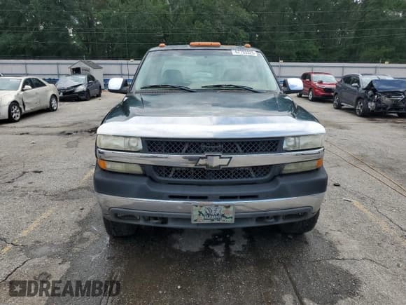 ✅ 2001 Chevrolet Silverado 2500HD • VIN: 1GCHK23181F181800 • Lot: 62753325. Wystawiony na Copart z przebiegiem 206 826 mil. Bezpłatny archiwum sprzedaży aukcyjnych z USA i szczegółowy raport historii pojazdu na DreamBid. Zdjęcie 5.