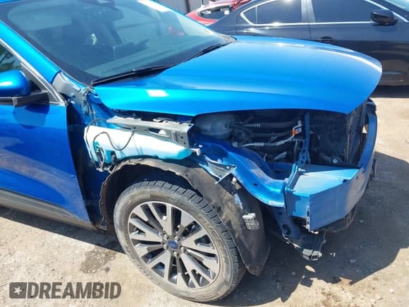 ✅ 2020 Ford Escape Titanium • VIN: 1FMCU9J95LUB15303 • Lot: 42945198. Wystawiony na IAAI z przebiegiem 81 928 mil. Bezpłatny archiwum sprzedaży aukcyjnych z USA i szczegółowy raport historii pojazdu na DreamBid. Zdjęcie 6.