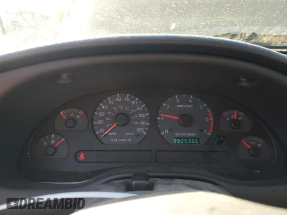 ✅ 2000 Ford Mustang • VIN: 1FAFP4444YF199479 • Лот: 87452745. Опубликован ранее на Copart с пробегом 92 530 миль. Бесплатный доступ к архиву аукционных продаж из США и подробный отчёт об истории автомобиля на DreamBid. Изображение 9.