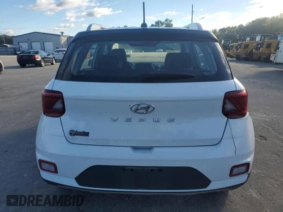 2024 Hyundai Venue Limited z VIN KMHRC8A33RU321019, wystawiony jako Copart lot #82492705 z przebiegiem 26 884 mil mil oraz Szkoda całkowita • Salvage title. Historia ofert i sprzedaży dostępna na DreamBid. Obrazek 6.