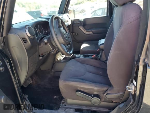 ✅ 2013 Jeep Wrangler Sport • VIN: 1C4AJWAGXDL704002 • Lot: 85896725. Wystawiony na Copart z przebiegiem 166 893 mil. Bezpłatny archiwum sprzedaży aukcyjnych z USA i szczegółowy raport historii pojazdu na DreamBid. Zdjęcie 7.