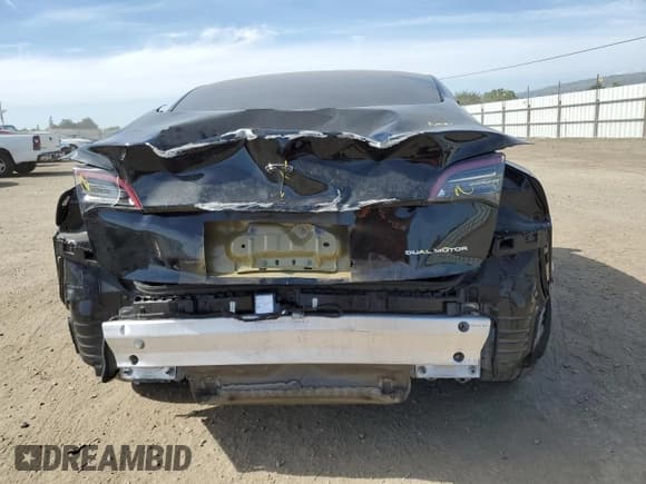 ✅ 2022 Tesla Model 3 Long Range • VIN: 5YJ3E1EB4NF122030 • Lot: 53525045. Wystawiony na Copart z przebiegiem 62 454 mil. Bezpłatny archiwum sprzedaży aukcyjnych z USA i szczegółowy raport historii pojazdu na DreamBid. Zdjęcie 6.