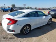 ✅ 2017 Honda Civic LX • VIN: 2HGFC2F51HH533516 • Lot: 43589035. Wystawiony na IAAI z przebiegiem 85 875 mil. Bezpłatny archiwum sprzedaży aukcyjnych z USA i szczegółowy raport historii pojazdu na DreamBid. Zdjęcie 4.