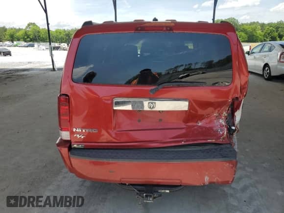 2008 Dodge Nitro R/T with VIN 1D8GT58628W139892, listed as a Copart auction lot 57628405 with 173,356 mi miles and Salvage title. Bid and sale history available at DreamBid. Image 6.