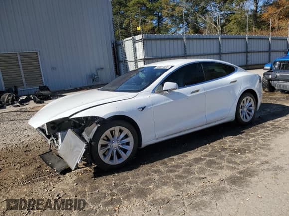 ✅ 2017 Tesla Model S 60 • VIN: 5YJSA1E18HF178801 • Lot: 92257025. Wystawiony na Copart z przebiegiem 104 837 mil. Bezpłatny archiwum sprzedaży aukcyjnych z USA i szczegółowy raport historii pojazdu na DreamBid. Zdjęcie 1.