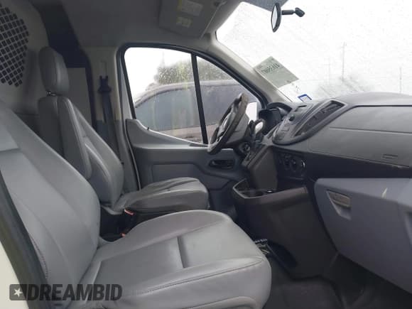 ✅ 2015 Ford Transit Cargo • VIN: 1FTNE1YM6FKA84830 • Лот: 41635007. Опубликован ранее на IAAI с пробегом 192 886 миль. Бесплатный доступ к архиву аукционных продаж из США и подробный отчёт об истории автомобиля на DreamBid. Изображение 5.