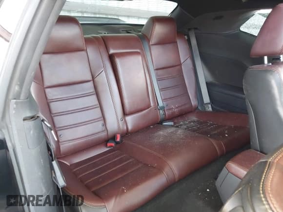 ✅ 2014 Dodge Challenger Rallye Redline • VIN: 2C3CDYAG3EH310906 • Lot: 42838535. Wystawiony na IAAI z przebiegiem Nie podano. Bezpłatny archiwum sprzedaży aukcyjnych z USA i szczegółowy raport historii pojazdu na DreamBid. Zdjęcie 8.