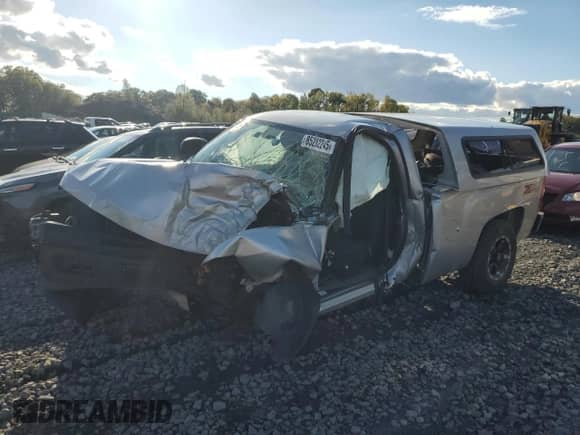 2011 Chevrolet Silverado 1500 Work Truck z VIN 1GCNKPEX8BZ249241, wystawiony jako Copart lot #85282245 z przebiegiem Nie podano mil oraz Nie do naprawy • Non repairable. Historia ofert i sprzedaży dostępna na DreamBid. Obrazek 1.