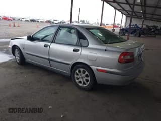 ✅ 2002 Volvo S40 • VIN: YV1VS29542F859841 • Lot: 43675774. Wystawiony na IAAI z przebiegiem 133 680 mil. Bezpłatny archiwum sprzedaży aukcyjnych z USA i szczegółowy raport historii pojazdu na DreamBid. Zdjęcie 3.