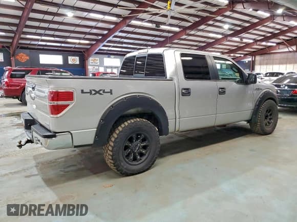 ✅ 2014 Ford F-150 XL • VIN: 1FTFW1EF8EFB38403 • Lot: 95693175. Wystawiony na Copart z przebiegiem 150 764 mil. Bezpłatny archiwum sprzedaży aukcyjnych z USA i szczegółowy raport historii pojazdu na DreamBid. Zdjęcie 3.
