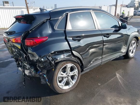 ✅ 2023 Hyundai Kona SEL • VIN: KM8K6CAB5PU961958 • Лот: 43537315. Опубликован ранее на IAAI с пробегом 13 421 миль. Бесплатный доступ к архиву аукционных продаж из США и подробный отчёт об истории автомобиля на DreamBid. Изображение 4.