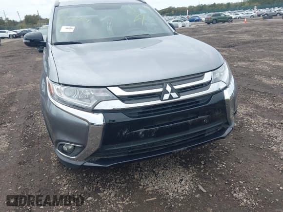 ✅ 2018 Mitsubishi Outlander ES • VIN: JA4AZ3A32JZ022187 • Lot: 43465838. Wystawiony na IAAI z przebiegiem Nie podano. Bezpłatny archiwum sprzedaży aukcyjnych z USA i szczegółowy raport historii pojazdu na DreamBid. Zdjęcie 6.