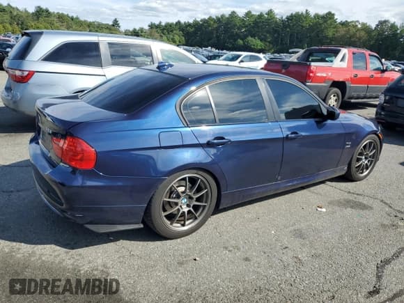 ✅ 2011 BMW 3 Series 328i xDrive • VIN: WBAPK7G51BNN69641 • Lot: 71830235. Listed on Copart with 154,980 mi. Free auction sales archive from the USA and detailed vehicle history report at DreamBid. Image 3.