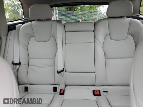 ✅ 2020 Volvo XC60 Inscription • VIN: YV4102DL1L1421094 • Лот: 69822114. Опубликован ранее на Copart с пробегом 45 189 миль. Бесплатный доступ к архиву аукционных продаж из США и подробный отчёт об истории автомобиля на DreamBid. Изображение 10.