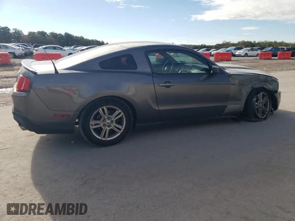 ✅ 2012 Ford Mustang V6 • VIN: 1ZVBP8AM0C5272847 • Lot: 87098715. Listed on Copart with 144,217 mi. Free auction sales archive from the USA and detailed vehicle history report at DreamBid. Image 3.