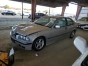 ✅ 1998 BMW 3 Series 318ti • VIN: WBACG7324WKC31009 • Лот: 83384324. Опубликован ранее на Copart с пробегом 74 244 миль. Бесплатный доступ к архиву аукционных продаж из США и подробный отчёт об истории автомобиля на DreamBid. Изображение 1.
