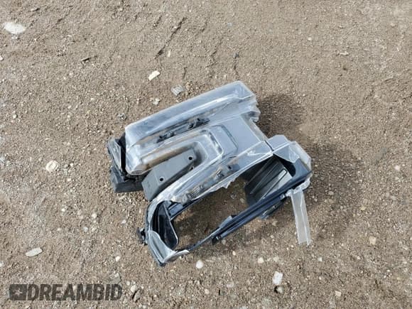 ✅ 2019 Chevrolet Silverado 1500 LT • VIN: 1GCRYDED6KZ176553 • Lot: 71166555. Wystawiony na Copart z przebiegiem 58 181 mil. Bezpłatny archiwum sprzedaży aukcyjnych z USA i szczegółowy raport historii pojazdu na DreamBid. Zdjęcie 12.