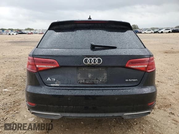 ✅ 2018 Audi A3 e-tron Sportback Premium Plus • VIN: WAUTPBFF1JA079414 • Лот: 81310934. Опубликован ранее на Copart с пробегом 121 587 миль. Бесплатный доступ к архиву аукционных продаж из США и подробный отчёт об истории автомобиля на DreamBid. Изображение 6.