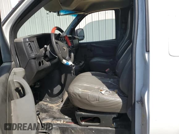✅ 2011 Chevrolet Express Cargo • VIN: 1GCWGGBA6B1165133 • Lot: 56845855. Listed on Copart with 165,757 mi. Free auction sales archive from the USA and detailed vehicle history report at DreamBid. Image 7.