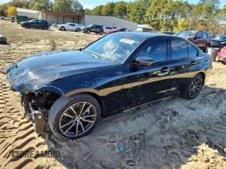 2021 BMW 3 Series 330i xDrive z VIN 3MW5R7J09M8B89405, wystawiony jako Copart lot #90360755 z przebiegiem 58 386 mil mil oraz Szkoda całkowita • Salvage title. Historia ofert i sprzedaży dostępna na DreamBid. Obrazek 1.