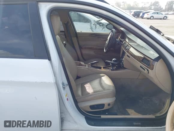 ✅ 2007 BMW 3 Series 328i • VIN: WBAVS13547FX15431 • Lot: 43682177. Listed on IAAI with 207,222 mi. Free auction sales archive from the USA and detailed vehicle history report at DreamBid. Image 5.