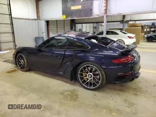✅ 2017 Porsche 911 Turbo S • VIN: WP0AD2A97HS166727 • Lot: 39669443. Wystawiony na Copart z przebiegiem Nie podano. Bezpłatny archiwum sprzedaży aukcyjnych z USA i szczegółowy raport historii pojazdu na DreamBid. Zdjęcie 2.