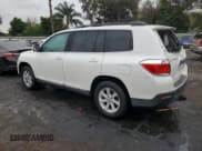 ✅ 2013 Toyota Highlander SE • VIN: 5TDZK3EHXDS128184 • Лот: 82076025. Опубликован ранее на Copart с пробегом 117 227 миль. Бесплатный доступ к архиву аукционных продаж из США и подробный отчёт об истории автомобиля на DreamBid. Изображение 2.