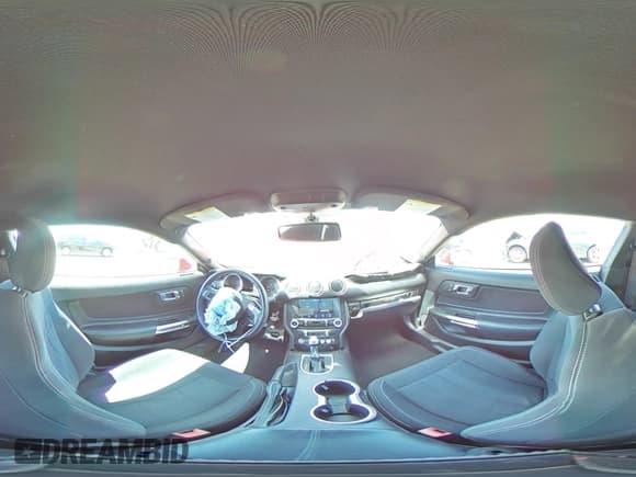 ✅ 2019 Ford Mustang EcoBoost Premium • VIN: 1FA6P8THXK5176832 • Lot: 67533105. Wystawiony na Copart z przebiegiem 48 011 mil. Bezpłatny archiwum sprzedaży aukcyjnych z USA i szczegółowy raport historii pojazdu na DreamBid. Zdjęcie 14.