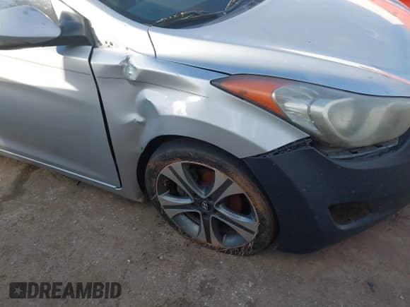 2012 Hyundai Elantra GLS с VIN KMHDH4AE3CU417309, выставлен на аукционе IAAI как лот 43577677 с пробегом 260 003 миль миль и . История ставок и продаж доступна на DreamBid. Изображение 13.