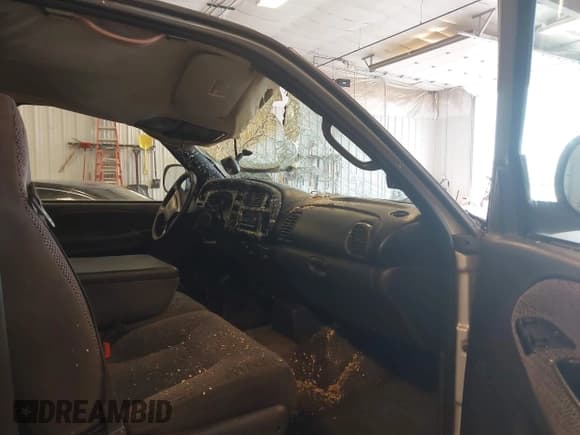 ✅ 2002 Dodge 2500 • VIN: 3B7KC23692M204727 • Лот: 42656564. Опубликован ранее на IAAI с пробегом 250 608 миль. Бесплатный доступ к архиву аукционных продаж из США и подробный отчёт об истории автомобиля на DreamBid. Изображение 5.