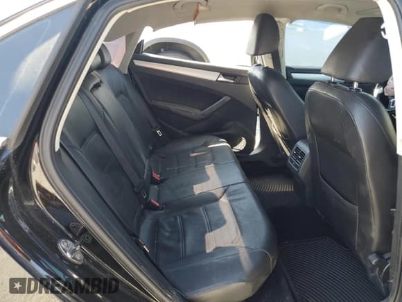 ✅ 2013 Volkswagen Passat SE • VIN: 1VWBP7A37DC123804 • Lot: 71018345. Listed on Copart with 147,640 mi. Free auction sales archive from the USA and detailed vehicle history report at DreamBid. Image 10.