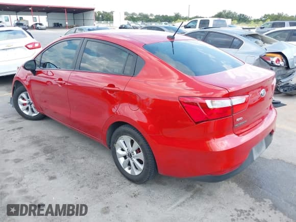 ✅ 2017 Kia Rio LX • VIN: KNADM4A37H6061566 • Lot: 43263238. Wystawiony na IAAI z przebiegiem 70 247 mil. Bezpłatny archiwum sprzedaży aukcyjnych z USA i szczegółowy raport historii pojazdu na DreamBid. Zdjęcie 3.