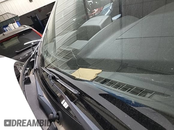 ✅ 2016 Ford Transit Cargo • VIN: 1FTYR1YM6GKB54975 • Lot: 43940330. Listed on IAAI with 98,118 mi. Free auction sales archive from the USA and detailed vehicle history report at DreamBid. Image 20.