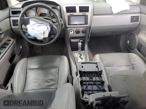 ✅ 2008 Dodge Avenger SXT • VIN: 1B3LC56K48N206643 • Лот: 63449234. Опубликован ранее на Copart с пробегом 172 283 миль. Бесплатный доступ к архиву аукционных продаж из США и подробный отчёт об истории автомобиля на DreamBid. Изображение 8.