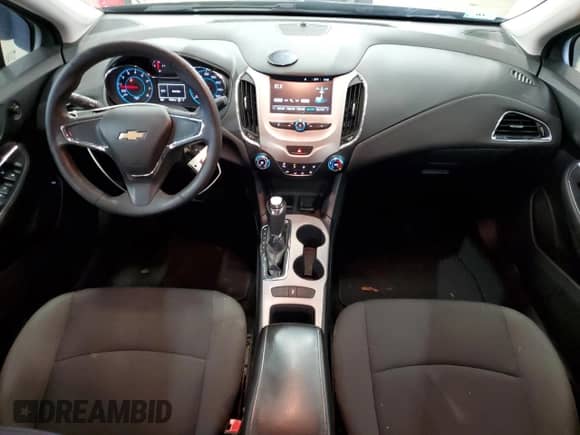 2017 Chevrolet Cruze LS z VIN 1G1BC5SM2H7234777, wystawiony jako Copart lot #91328815 z przebiegiem 117 243 mil mil oraz Czysty tytuł • Clean title. Historia ofert i sprzedaży dostępna na DreamBid. Obrazek 8.