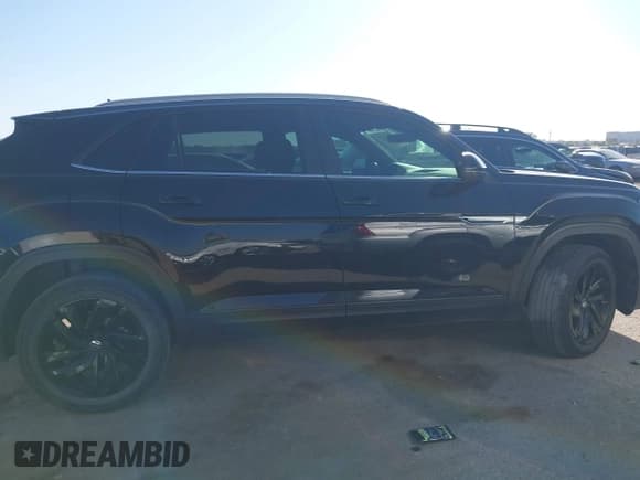 ✅ 2022 Volkswagen Atlas SE • VIN: 1V2KC2CA5NC205401 • Lot: 43392390. Listed on IAAI with 52,497 mi. Free auction sales archive from the USA and detailed vehicle history report at DreamBid. Image 13.