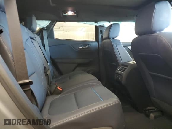 ✅ 2023 Chevrolet Blazer RS • VIN: 3GNKBKRS6PS205139 • Lot: 89438735. Wystawiony na Copart z przebiegiem 41 237 mil. Bezpłatny archiwum sprzedaży aukcyjnych z USA i szczegółowy raport historii pojazdu na DreamBid. Zdjęcie 11.