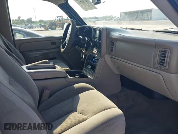 ✅ 2005 Chevrolet Tahoe LT • VIN: 1GNEK13T45R261928 • Лот: 42240287. Опубликован ранее на IAAI с пробегом 247 757 миль. Бесплатный доступ к архиву аукционных продаж из США и подробный отчёт об истории автомобиля на DreamBid. Изображение 5.