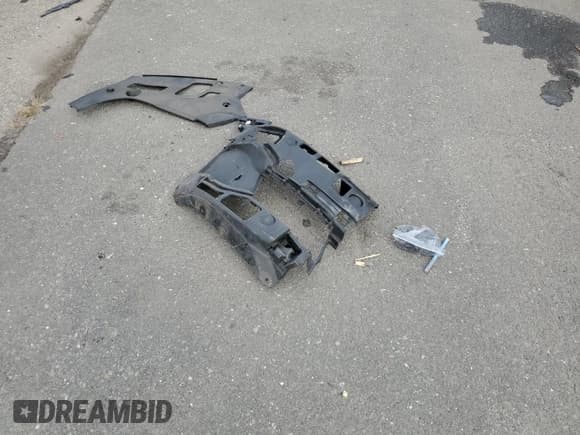 ✅ 2021 BMW 5 Series 530i xDrive • VIN: WBA13BJ00MCF06468 • Lot: 81449245. Wystawiony na Copart z przebiegiem 28 893 mil. Bezpłatny archiwum sprzedaży aukcyjnych z USA i szczegółowy raport historii pojazdu na DreamBid. Zdjęcie 12.